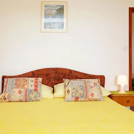 Apartment Doro *