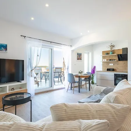 Doro Apartment Vela Luka